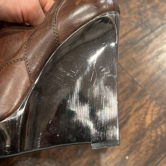 MARNI
Leather Pumps
Size: 7
Description
Marni Leather Pumps GUC - Picture 8 of 11